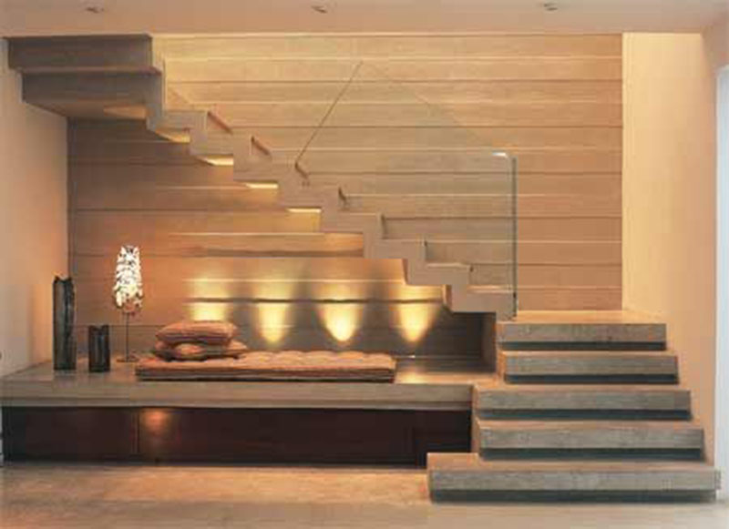 Thiết kế cầu thang nhà hẹp - Cầu thang kính gỗ