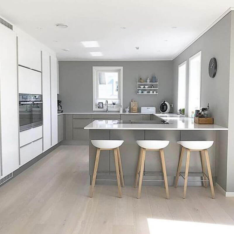 Thiết kế Trần thạch cao phẳng mang lại sự hiện đại, tinh tế cho không gian phòng bếp