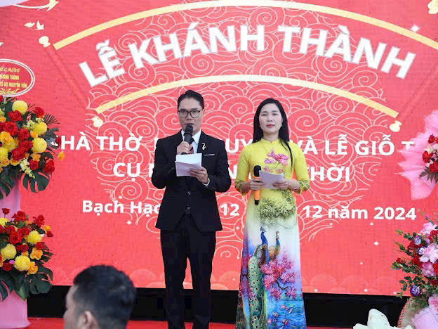 Hình ảnh lễ khánh thành ngôi nhà thờ 3 gian kết hợp ở của gia đình 