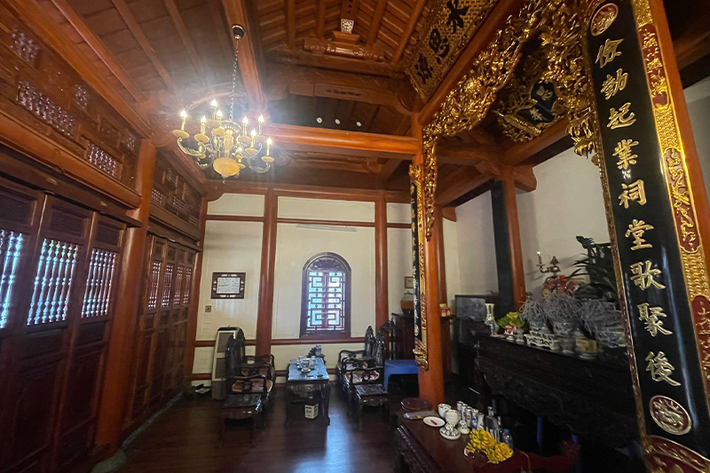 Hình ảnh nội thất bên trong nhà thờ họ 3 gian