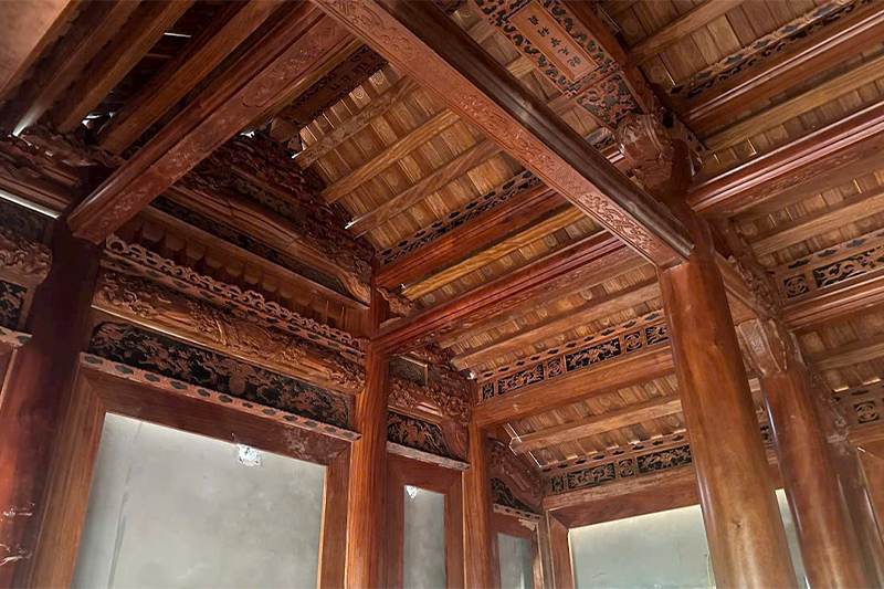 Hình ảnh nội thất bên trong nhà thờ họ 3 gian