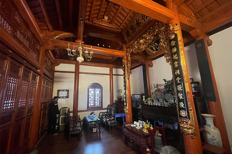 Mẫu Nhà Thờ 2 Tầng Tôn Nghiêm Cho Dòng Họ
