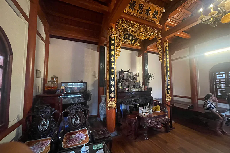 Mẫu Nhà Thờ 2 Tầng Tôn Nghiêm Cho Dòng Họ