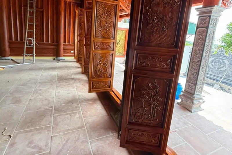 Hoàn Thiện Nhà Thờ Họ Bê Tông Giả Gỗ Kết Hợp Nhà Ở