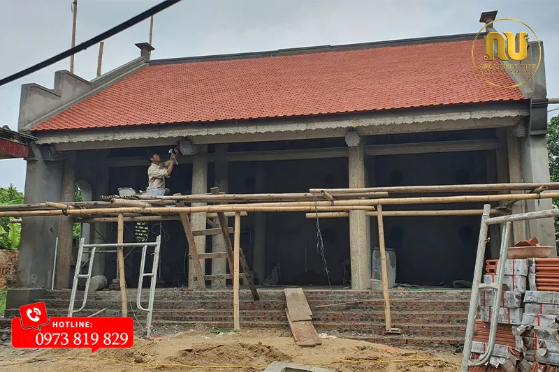 Mẫu Nhà Thờ Họ 40m2 Giả Gỗ – Vẻ Đẹp Cổ Kính