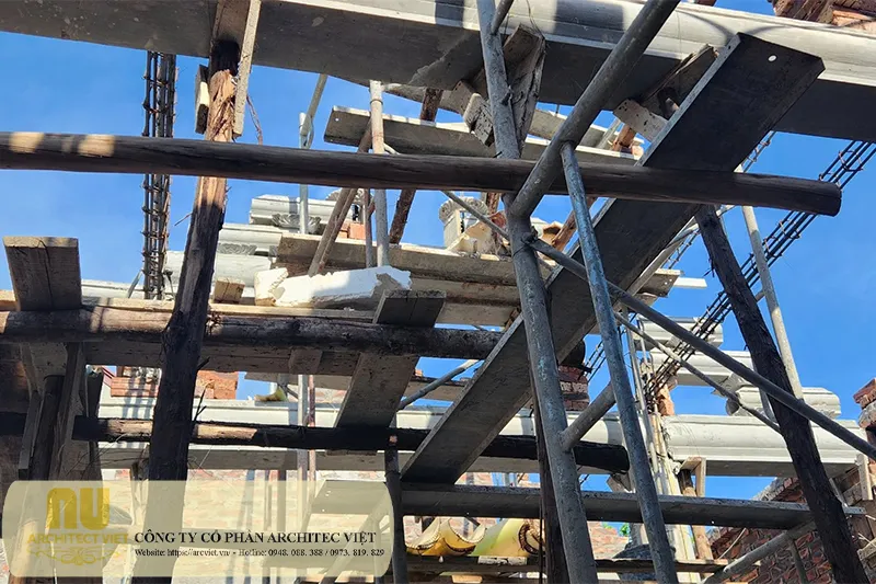 Nhà thờ gia đình bê tông giả gỗ