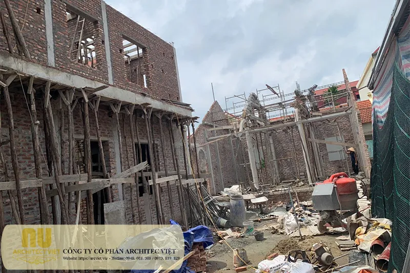 Nhà thờ gia đình bê tông giả gỗ