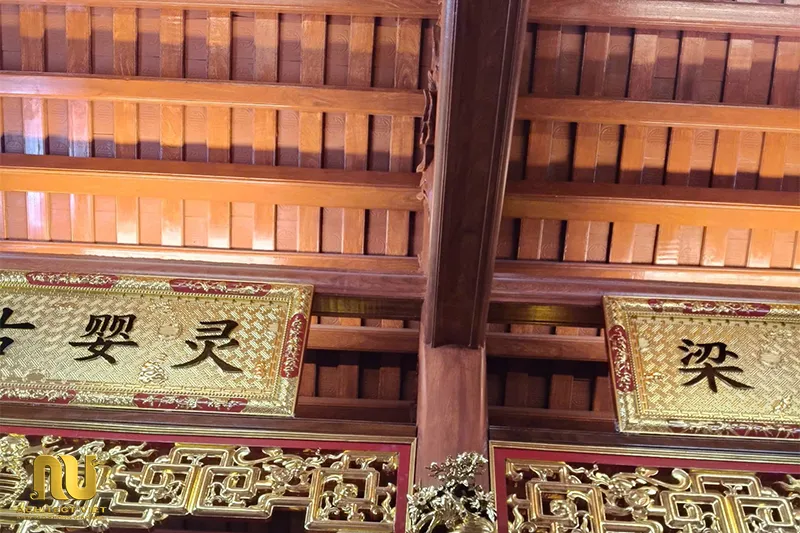 Mẫu nhà thờ họ 3 gian bê tông giả gỗ
