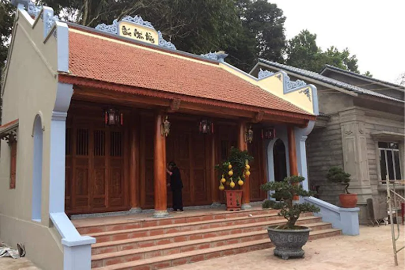 Xây Nhà Đối Diện Nhà Thờ Họ?